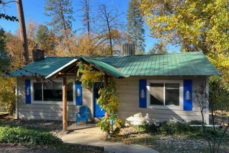 Blue Door Cottage 12 Miles To Yosemite Bbq Oakhurst Kültér fotó